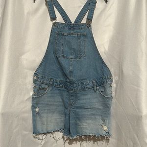 Ingrid & Isabel Maternity Lightwash Overall Shorts